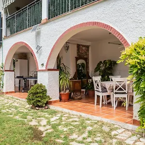 Apartamento Con Terraza Y Amplio Jardín Privado, Málaga